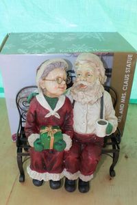 lot 12 image: Mr. & Mrs. Claus Statue In Original Box