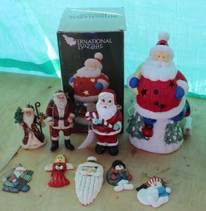 lot 243 image: Christmas Dcor
