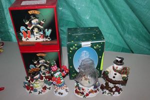 lot 259 image: Christmas Dcor, Snowman Water Globes and more