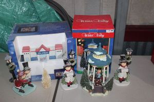lot 260 image: Christmas Dcor, Village Pieces