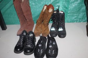 lot 313 image: Womens shoes Variety of Sizes Brown boots are size 8