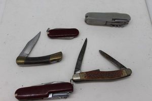 lot 342 image: Five Pocket Knives