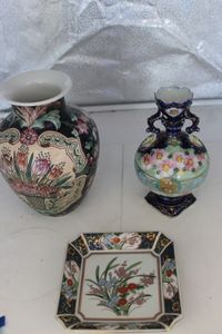 lot 351 image: Hand painted asian ginger jar, vase and trinket dish