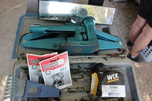 lot 366 image: Auto Motive car items