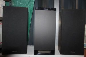 lot 396 image: Speaker set