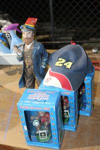 lot 405 image: Bobble heads and more