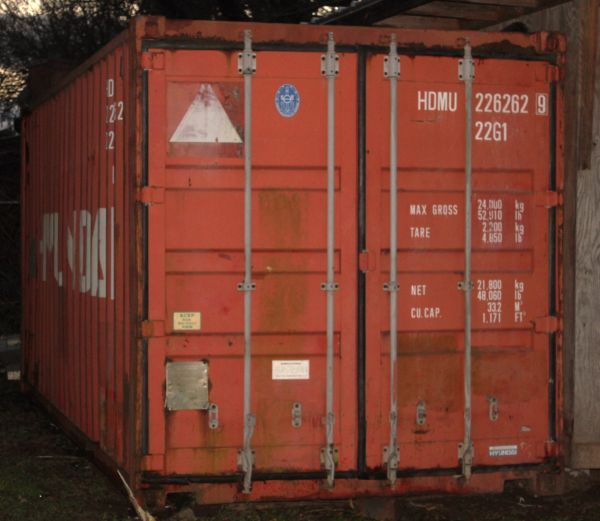 lot 1 image: Shanghai Hyundai Shipping Container Approx 1920 FT Long (Internal) 7Ft Wide and 7FT10in Tall BUYER RESPONSIBLE FOR MOVING, MUST BE MOVED ONCE AUCTION ITEMS HAVE BEEN REMOVED FROM INSIDE, Additional time allowed for arranging moving