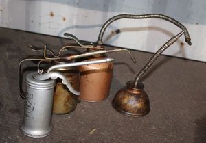 lot 36 image: Variety of 4 Oil Cans