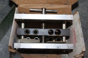 lot 89 image: Self Centering Dowel Drill Guide