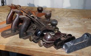lot 123 image: Variety of sized Hand Planers