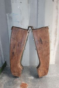 lot 181 image: Large Hinge Gravity Clamp