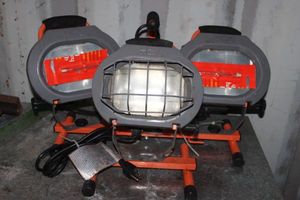 lot 194 image: Brighten Portable Shop light
