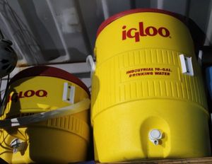 lot 91 image: Large and Small Igloo IceWater Buckets
