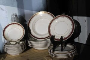 lot 98 image: Twenty-Three Pieces of Homer Laughlin Georgian Eggshell China