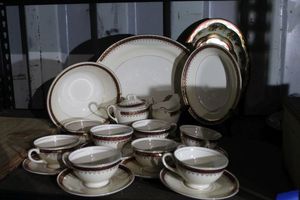 lot 99 image: Homer Laughlin Georgian Eggshell China 19 Pieces