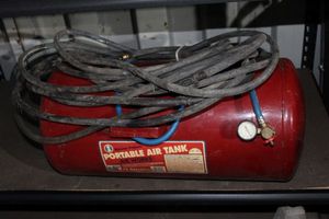 lot 109 image: Twelve Gallon Portable Air Tank