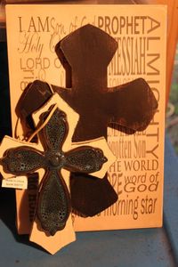 lot 120 image: Home decor Crosses