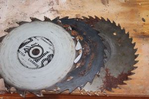 lot 175 image: Circular Saw Blades, Used But Still Good