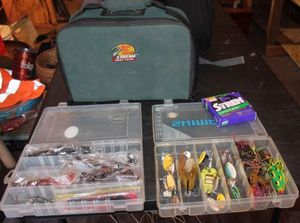 lot 222 image: Bass Pro Shop Tackle Bag,Includes Tackle as shown