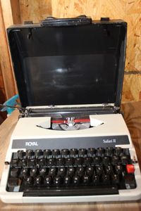 lot 227 image: Vintage Portable Royal Safari II Type writer, See Photos