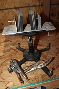 lot 228 image: Manual adjustable Vice and vice grips