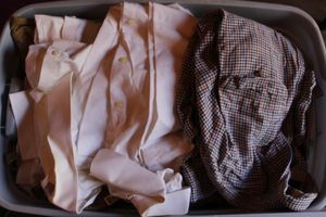lot 250 image: Mens XL businessBusiness Casual shirts
