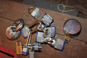 lot 264 image: Variety of Locks with No Keys
