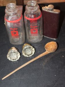 lot 262 image: Various Vintage Items