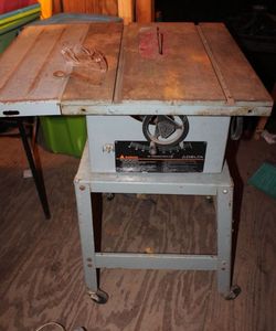 lot 269 image: Delta Table Saw with Base . 10 blade