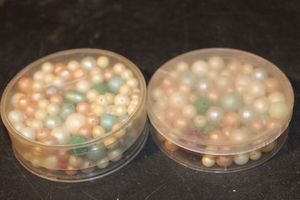 lot 280 image: Pearl like Beads