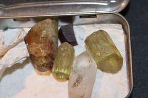 lot 297 image: Raw Crystals