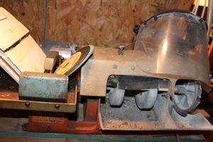 lot 18 image: Lapidary CutterPolisher Combo Machine. with extra Blades and face protector