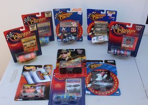 lot 33 image: Collectable Nascar CarsHot Wheels
