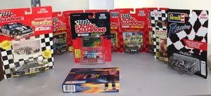 lot 89 image: Nascar Collectables