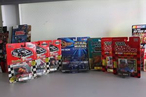 lot 87 image: Nascar Collectables