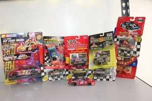 lot 84 image: Nascar Collectables