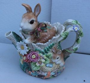 lot 65 image: Fitz and Floyd Woodland Spring Teapot & Lid