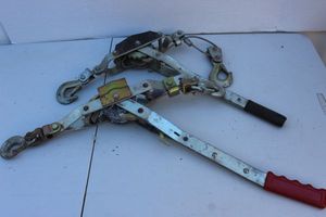 lot 46 image: Cable pull come along
