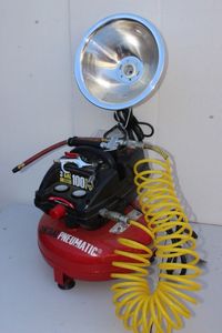 lot 102 image: Air Compressor