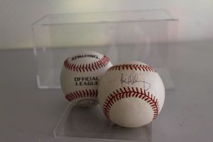 lot 129 image: Autographed Baseballs