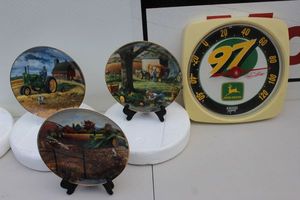 lot 184 image: The Danbury Mint Presents John Deer Collectors Plates Life on the Farm and Clock
