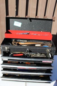 lot 224 image: Lockable Metal Toolbox with Keys and Contents
