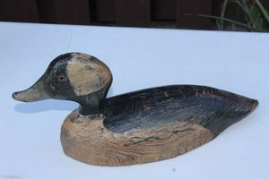 lot 230 image: Hand Carved Decoy duck