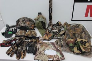 lot 258 image: Hunting gear