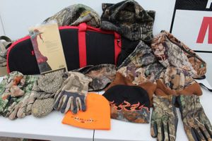 lot 259 image: Hunting gear