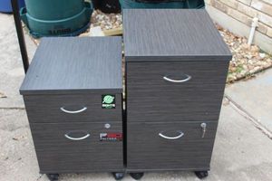 lot 263 image: Locking, rolling file cabinets