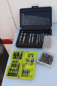 lot 295 image: Variety of Drill Bits and Screw Bits as shown