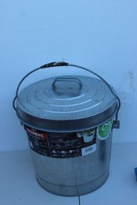 lot 330 image: Metal bucket and lid