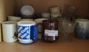 lot 60 image: Large lot of drinking and coffee cups