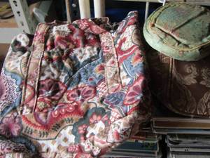 lot 34 image: womens hand bags